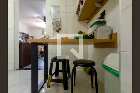 Apartamento à venda com 108m², 3 quartos e sem vagaCozinha 