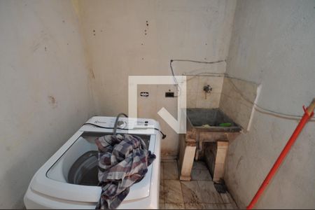 Casa à venda com 180m², 5 quartos e 3 vagasArea de serviço 2