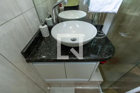 Casa à venda com 94m², 2 quartos e 1 vaga Casa à venda com 94m², 2 quartos e 1 vagaBanheiro