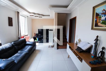 Sala de casa à venda com 3 quartos, 160m² em Santa Mônica, Belo Horizonte