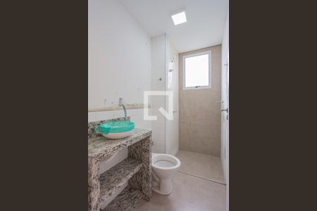 Banheiro de apartamento para alugar com 2 quartos, 46m² em Palmeiras, Belo Horizonte