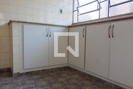 Casa à venda com 561m², 5 quartos e 5 vagasÁREA DE SERVIÇO