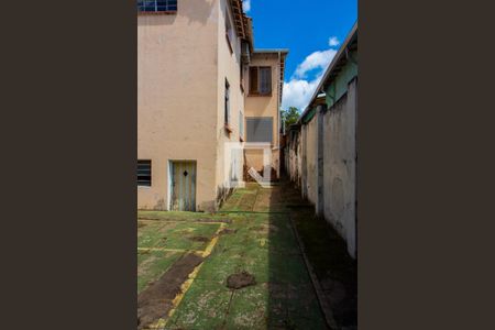 Casa à venda com 561m², 5 quartos e 5 vagasÁREA EXTERNA - LATERAL