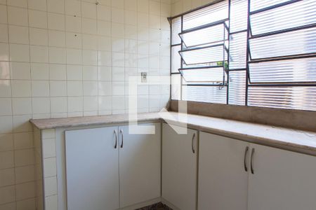 Casa à venda com 561m², 5 quartos e 5 vagasÁREA DE SERVIÇO