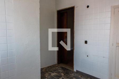 Casa à venda com 561m², 5 quartos e 5 vagasBANHEIRO DA SUITE
