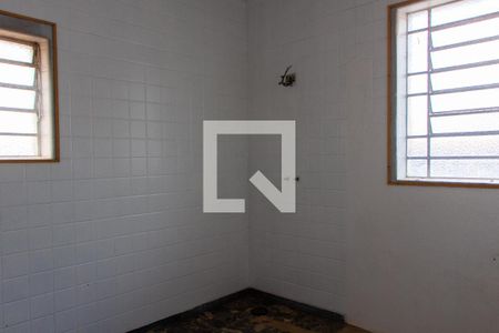 Casa à venda com 561m², 5 quartos e 5 vagasBANHEIRO DA SUITE