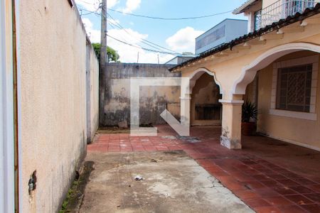 Casa à venda com 561m², 5 quartos e 5 vagasÁREA EXTERNA - FRENTE