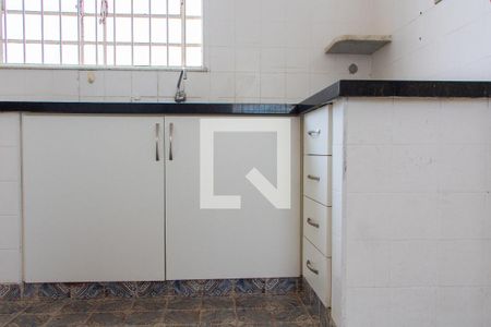 Casa à venda com 561m², 5 quartos e 5 vagasCOZINHA