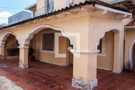 Casa à venda com 561m², 5 quartos e 5 vagasÁREA EXTERNA - FRENTE