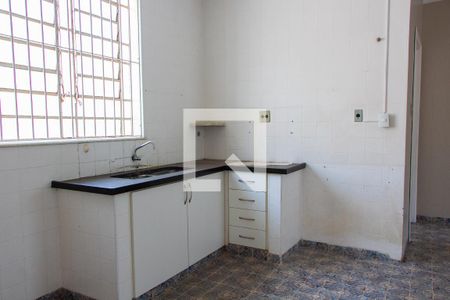 Casa à venda com 561m², 5 quartos e 5 vagasCOZINHA