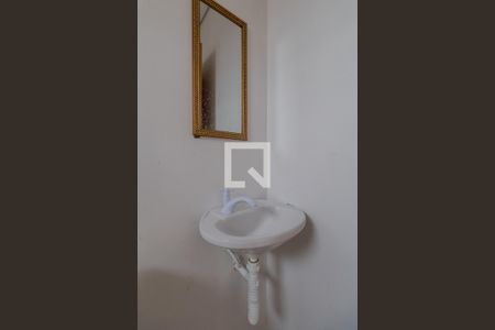 Banheiro  de apartamento para alugar com 1 quarto, 24m² em Vila Verde, São Paulo
