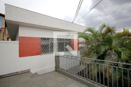Varanda entrada de casa para alugar com 4 quartos, 180m² em Paraíso, Belo Horizonte