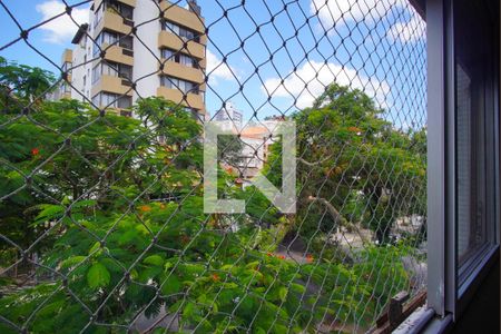Suíte - Vista  de apartamento para alugar com 3 quartos, 106m² em Auxiliadora, Porto Alegre