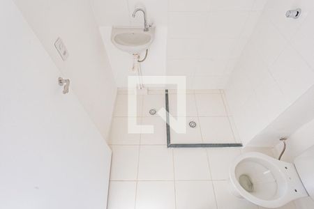 Banheiro de apartamento para alugar com 1 quarto, 18m² em Vila Moraes, São Paulo