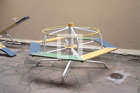 Apartamento para alugar com 80m², 2 quartos e 1 vagaÁrea comum - Playground