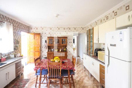 Cozinha de casa para alugar com 2 quartos, 100m² em Jardim das Rosas (zona Leste I), São Paulo