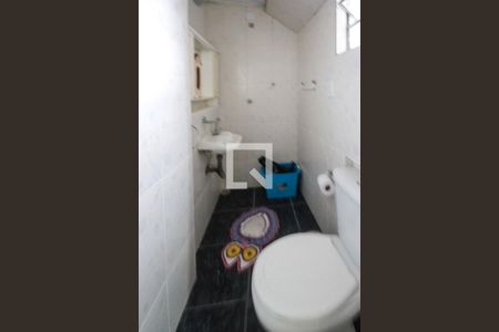 Banheiro da Suite de casa para alugar com 2 quartos, 100m² em Jardim das Rosas (zona Leste I), São Paulo