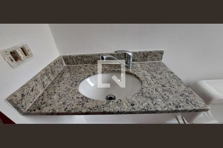 Casa à venda com 250m², 4 quartos e 4 vagas Casa à venda com 250m², 4 quartos e 4 vagasBanheiro Quarto 1 suíte