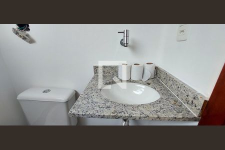 Lavabo de casa à venda com 4 quartos, 250m² em Vila Pinheirinho, Santo André