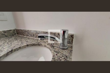 Casa à venda com 250m², 4 quartos e 4 vagas Casa à venda com 250m², 4 quartos e 4 vagasLavabo 2