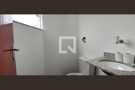 Casa à venda com 250m², 4 quartos e 4 vagas Casa à venda com 250m², 4 quartos e 4 vagasLavabo