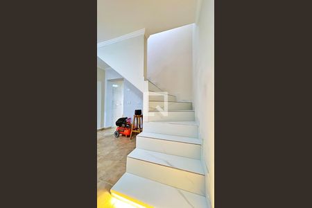 Escada de casa à venda com 2 quartos, 129m² em Vila Galvão, Guarulhos