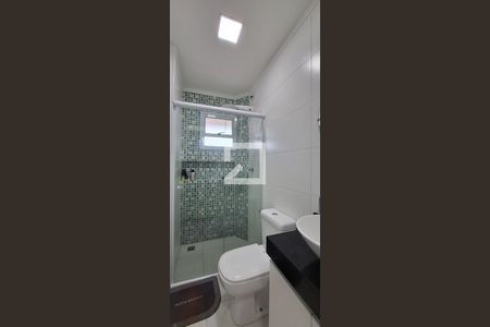 Banheiro social de apartamento para alugar com 2 quartos, 88m² em Cidade Ocian, Praia Grande