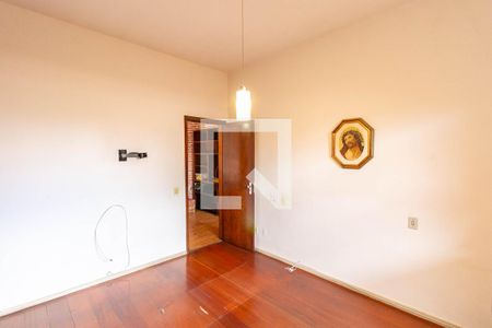 Quarto 1 de casa para alugar com 3 quartos, 360m² em Carlos Prates, Belo Horizonte