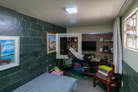 Quarto 2 de casa à venda com 3 quartos, 360m² em Carlos Prates, Belo Horizonte