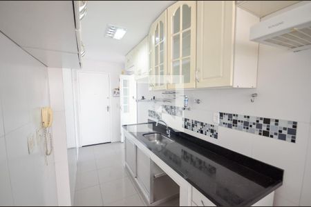 Apartamento à venda com 75m², 2 quartos e 1 vaga Apartamento à venda com 75m², 2 quartos e 1 vagaCozinha