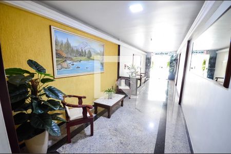 Apartamento à venda com 75m², 2 quartos e 1 vaga Apartamento à venda com 75m², 2 quartos e 1 vagaHall