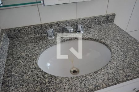 Apartamento à venda com 75m², 2 quartos e 1 vaga Apartamento à venda com 75m², 2 quartos e 1 vagaBanheiro da Suíte