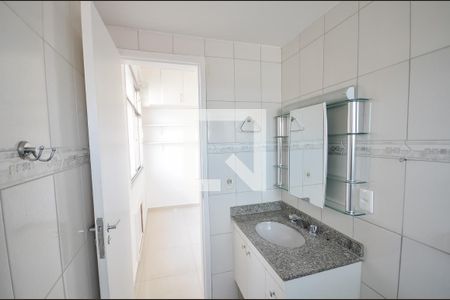 Apartamento à venda com 75m², 2 quartos e 1 vaga Apartamento à venda com 75m², 2 quartos e 1 vagaBanheiro da Suíte