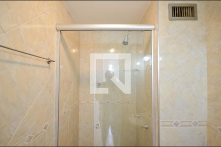 Apartamento à venda com 75m², 2 quartos e 1 vaga Apartamento à venda com 75m², 2 quartos e 1 vagaBanheiro Social