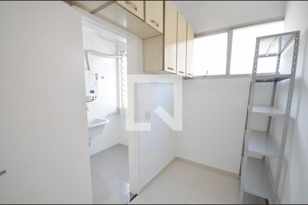 Apartamento à venda com 75m², 2 quartos e 1 vaga Apartamento à venda com 75m², 2 quartos e 1 vagaQuarto de Serviço