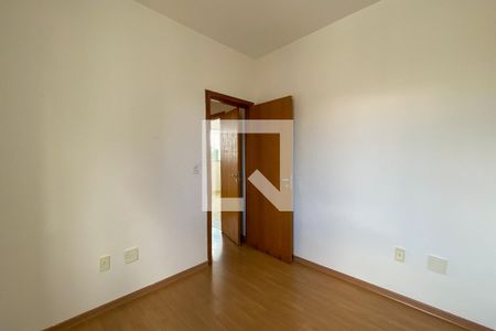Quarto 2 de apartamento para alugar com 2 quartos, 60m² em Buritis, Belo Horizonte