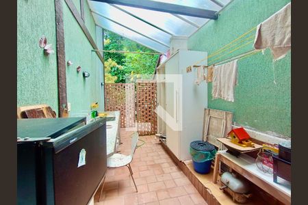 Casa à venda com 1217m², 4 quartos e 4 vagas Casa à venda com 1217m², 4 quartos e 4 vagasÁrea de serviço