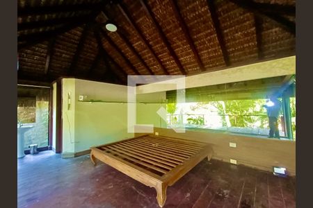 Casa à venda com 1217m², 4 quartos e 4 vagas Casa à venda com 1217m², 4 quartos e 4 vagasQuarto 4