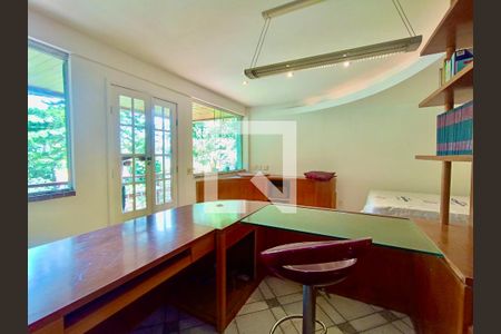 Casa à venda com 1217m², 4 quartos e 4 vagas Casa à venda com 1217m², 4 quartos e 4 vagasQuarto 1