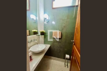 Casa à venda com 1217m², 4 quartos e 4 vagas Casa à venda com 1217m², 4 quartos e 4 vagasLavabo