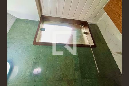 Casa à venda com 1217m², 4 quartos e 4 vagas Casa à venda com 1217m², 4 quartos e 4 vagasLavabo