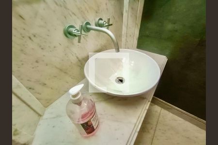 Casa à venda com 1217m², 4 quartos e 4 vagas Casa à venda com 1217m², 4 quartos e 4 vagasLavabo