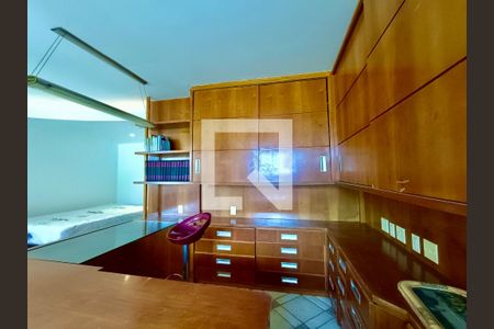 Casa à venda com 1217m², 4 quartos e 4 vagas Casa à venda com 1217m², 4 quartos e 4 vagasQuarto 1