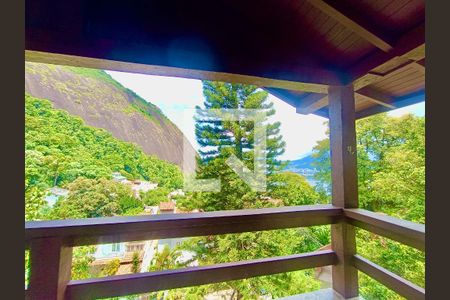 Casa à venda com 1217m², 4 quartos e 4 vagas Casa à venda com 1217m², 4 quartos e 4 vagasVaranda do Quarto 3