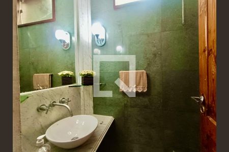 Casa à venda com 1217m², 4 quartos e 4 vagas Casa à venda com 1217m², 4 quartos e 4 vagasLavabo