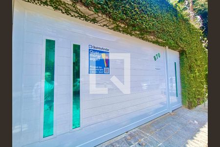 Casa à venda com 1217m², 4 quartos e 4 vagas Casa à venda com 1217m², 4 quartos e 4 vagasFachada