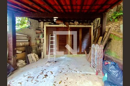 Casa à venda com 1217m², 4 quartos e 4 vagas Casa à venda com 1217m², 4 quartos e 4 vagasÁrea externa