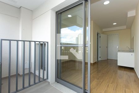 Varanda de kitnet/studio à venda com 1 quarto, 27m² em Chácara Seis de Outubro, São Paulo