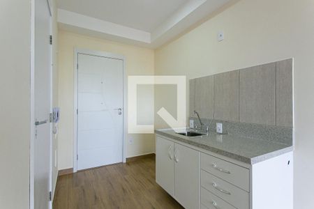 Cozinha de kitnet/studio à venda com 1 quarto, 27m² em Chácara Seis de Outubro, São Paulo