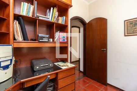 Casa para alugar com 300m², 5 quartos e 3 vagasEscritório